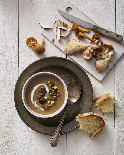 Cream of wild mushrooms soup